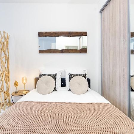 Meuble Classe 3 Etoiles Au Pied Des Thermes Allevard Exteriör bild