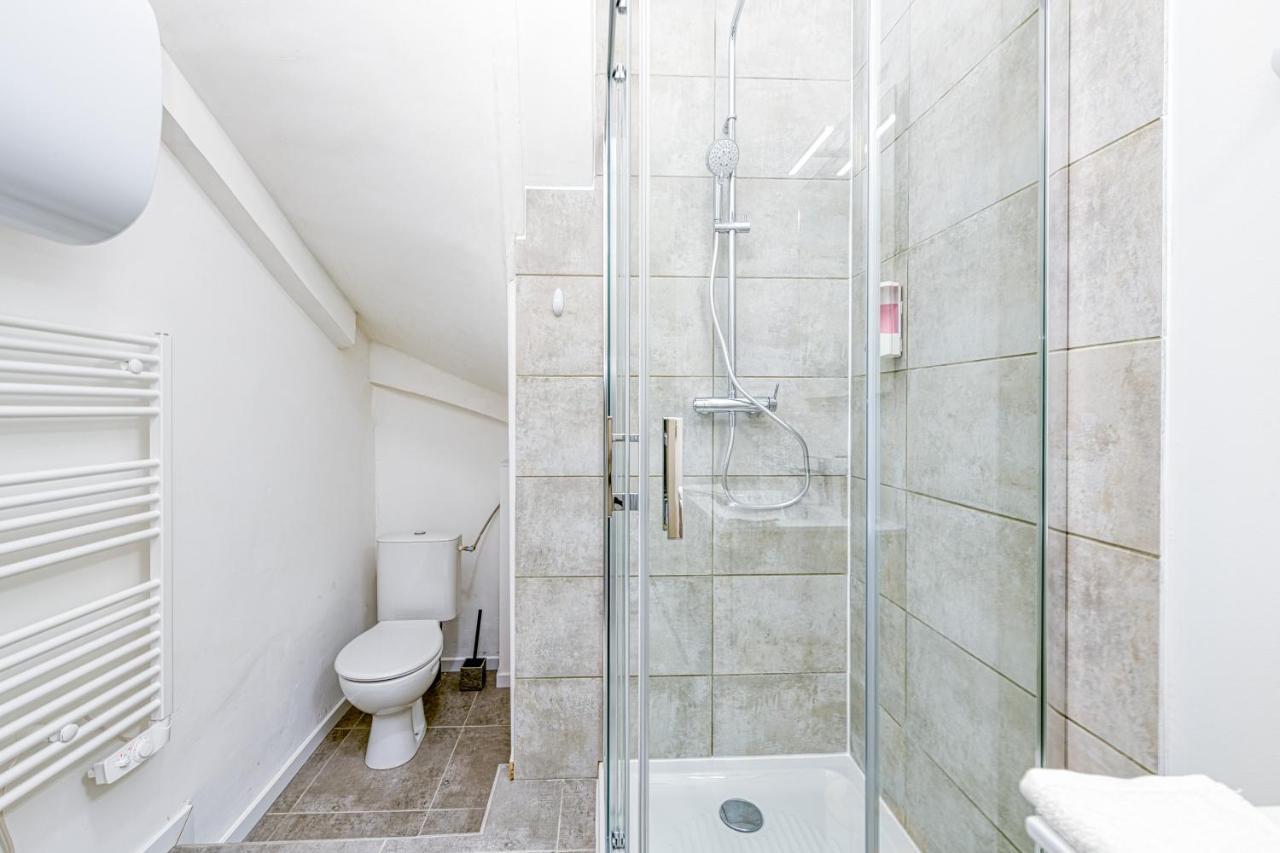 Meuble Classe 3 Etoiles Au Pied Des Thermes Allevard Exteriör bild